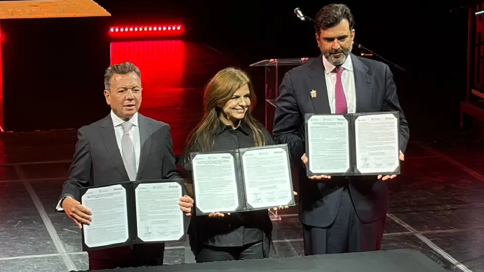 Pablo Lemus Navarro, Karla Alejandrina Planter Pérez,  Jose Miguel Bejos, presidente de Grupo Prodi | Carlos Ponce