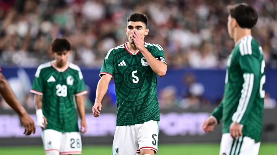 Johan Vásquez y jugadores de la Selección Mexicana en lamento | MEXSPORT