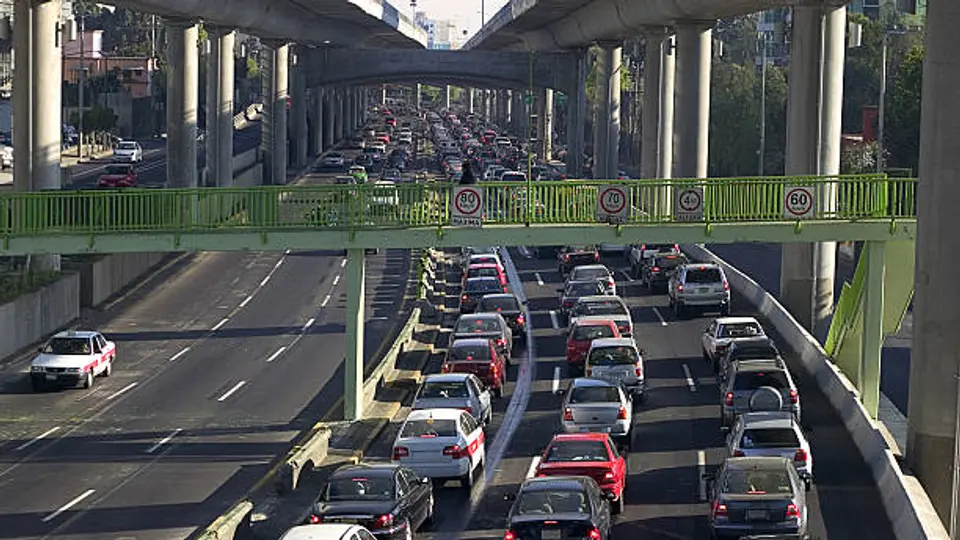 Hoy No Circula jueves 8 de octubre 2026 qué autos descansan en CDMX y Edomex