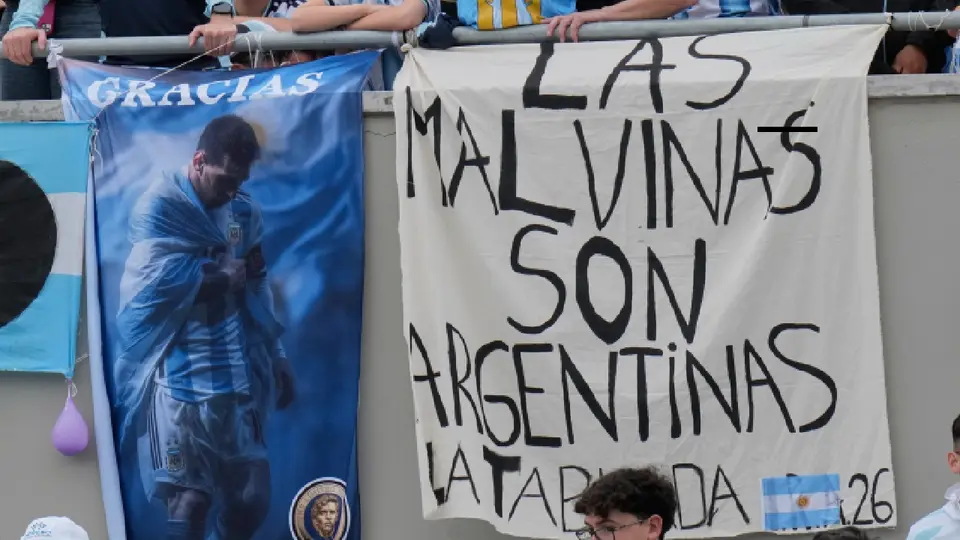 “Las Malvinas son argentinas” reaparece durante el homenaje a Lionel Messi