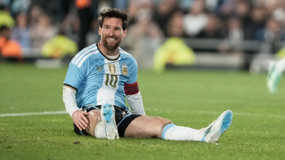 Lionel Messi tras una falla en el partido amistoso ante Benín | AP