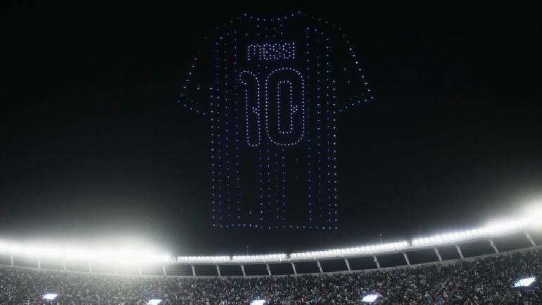 Espectáculo de Drones para el homenaje a Leo Messi | AP