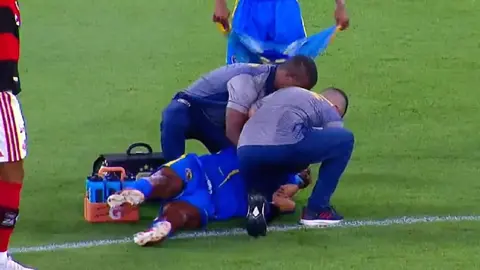 Alexandre Souza sufre colapso en partido de Serie A I CAPTURA DE PANTALLA