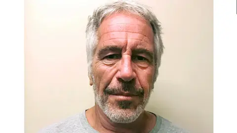 El FBI tampoco encontró nada que lo relacione con una lista de personajes importantes sobre trata / Especial