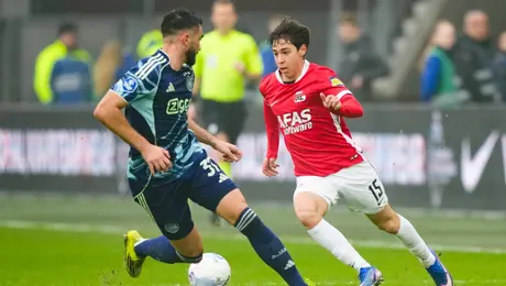 AZ Alkmaar de Mateo Chávez deja escapar la victoria ante Ajax