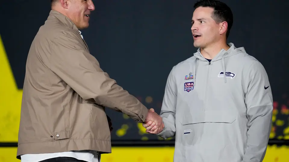 Mike Vrabel y Mike McDonald se enfrentan hoy por primera ocasión en su carrera. | AP