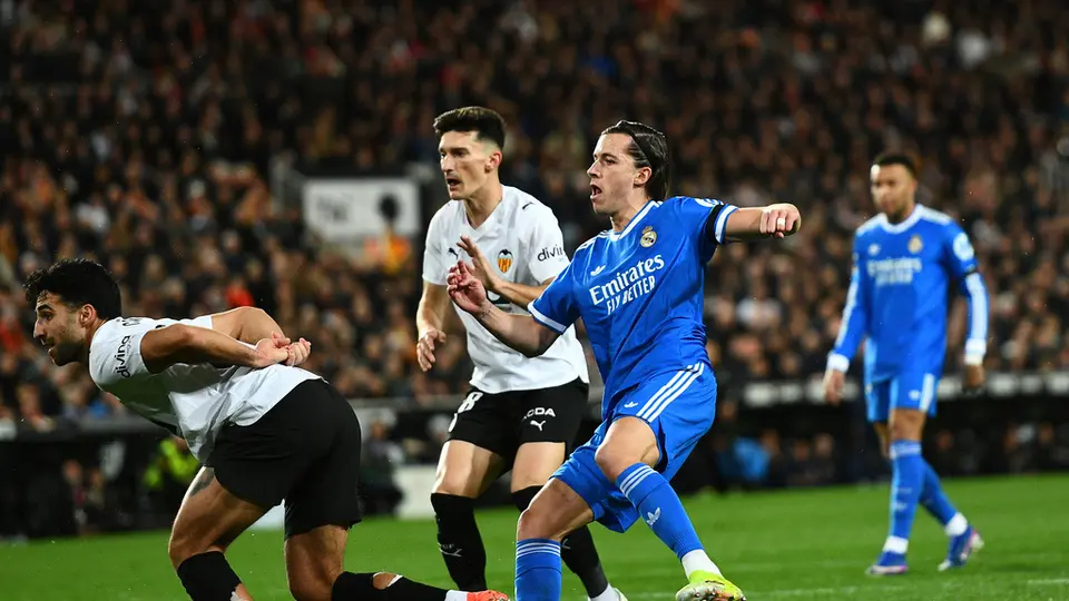 Álvaro Carreras ante Valencia l AP