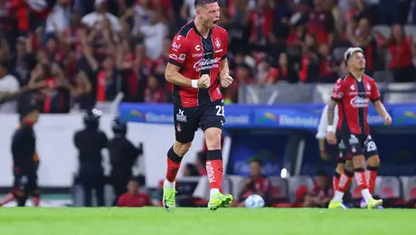 ¡Inaudito! Manuel Capasso, jugador del Atlas jugó con camiseta sin escudo ante Pumas