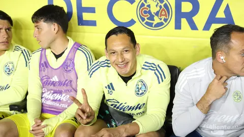 Rodolfo Cota, en el banquillo de América | GINA SÁNCHEZ