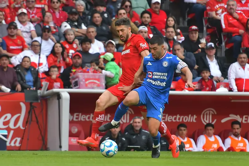 Toluca y Cruz Azul dividen unidades en la J5 l IMAGO7