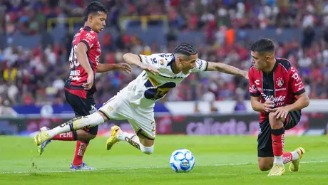 ¿Sí era? Pumas se fue ganando al descanso ante Atlas con un polémico penal