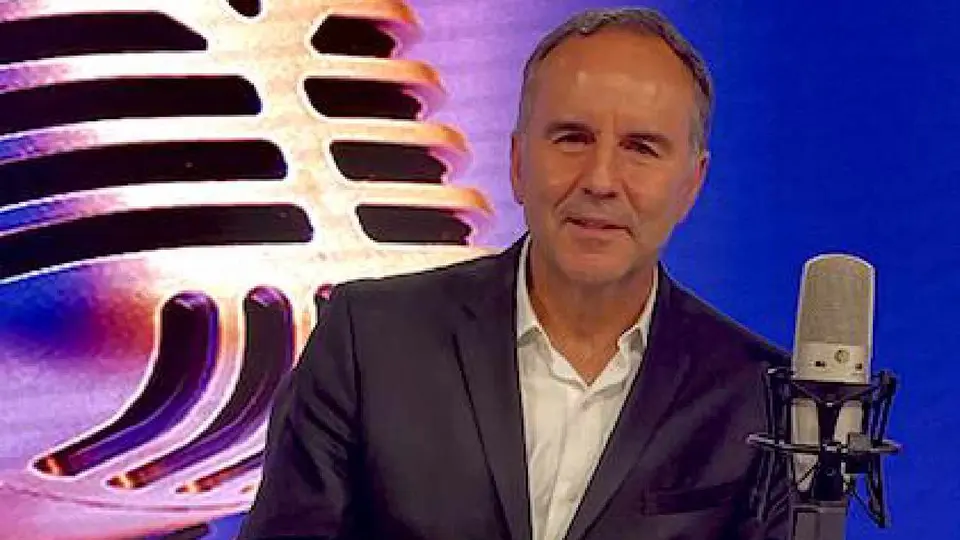Esteban Arce, conductor de Televisa l X:estarc62