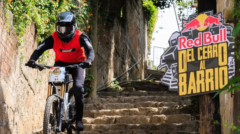 Joshua "Toti". Red Bull Del Cerro al Barrio México