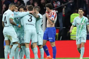 Fidalgo se 'impone' a Obed Vargas: Betis vence al Atlético de Madrid en su visita al Metropolitano