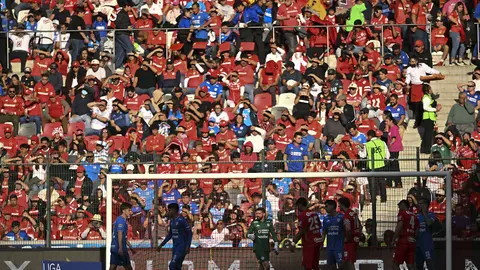 Jugadores de Cruz Azul en el campo durante el partido ante Toluca en el Estadio Nemesio Diez | IMAGO 7