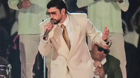 La participación de Bad Bunny en el medio tiempo del Super Bowl LX ha generado apoyo y críticas en Estados Unidos./AP
