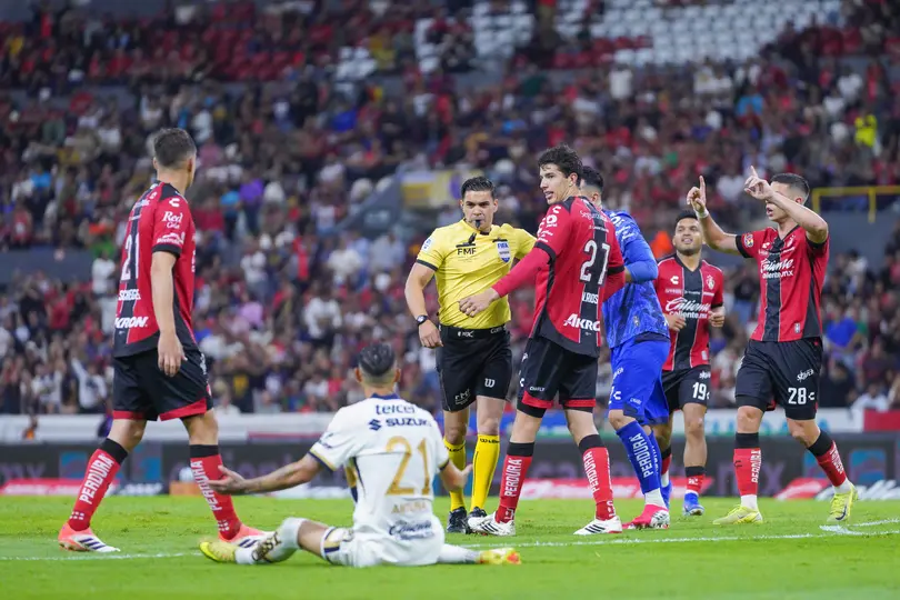 Antuna derribado en el terreno de juego | Imago7