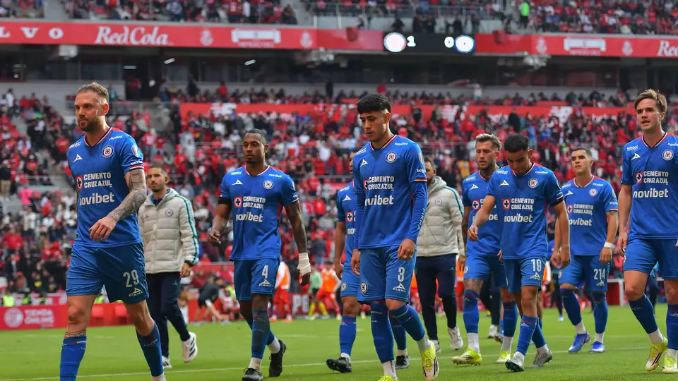 Jugadores de Cruz Azul en lamento durante el partido contra Toluca en la Jornada 5 del Clausura 2026 | IMAGO 7