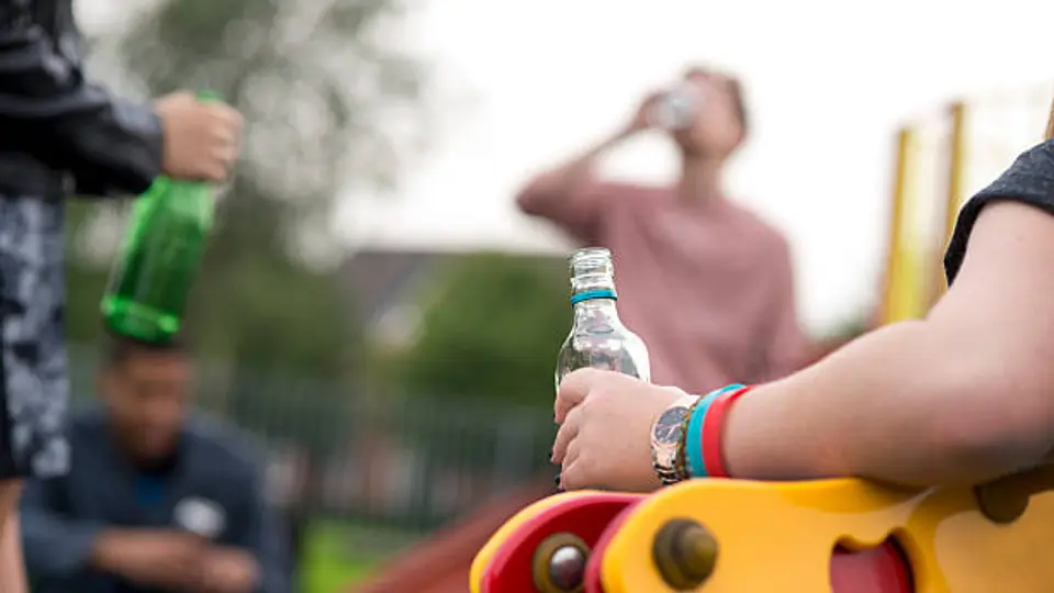 INEGI revela que beber alcohol en calles es la principal conducta antisocial en México