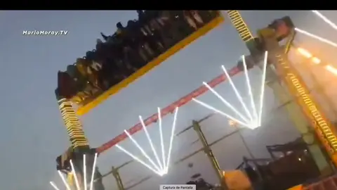 El accidente ocurrió mientras la atracción funcionaba con pasajeros a bordo, generando pánico entre los asistentes./ Captura de pantalla