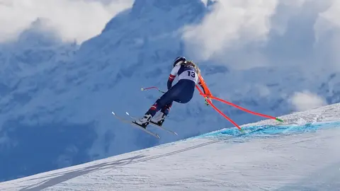 Lindsey Vonn chocó durante la prueba de esquí | AP