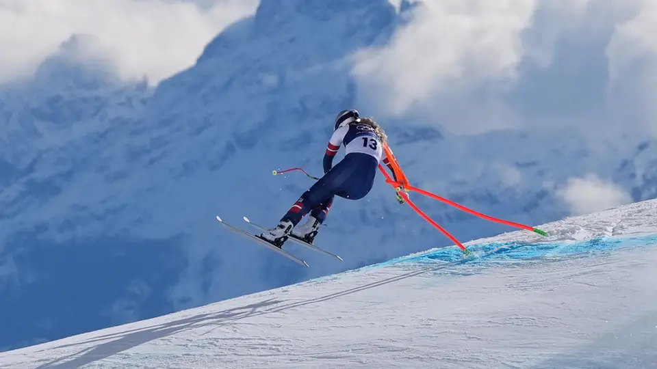 Lindsey Vonn sufre fractura compleja de tibia que requiere múltiples cirugías tras caída en Milano-Cortina 2026