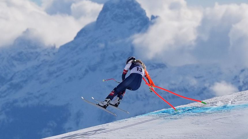 Lindsey Vonn chocó durante la prueba de esquí | AP