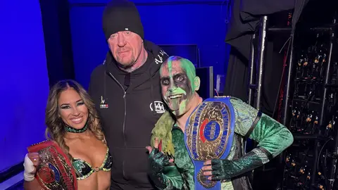 ¡Se pusieron verdes! Mr. Iguana y Lola Vice se convirtieron en los nuevos campeones en parejas mixtos de AAA