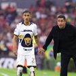 Uriel Antuna y Efraín Juárez durante la visita de Pumas a Atlas en la Jornada 5 del Clausura 2026 | IMAGO 7