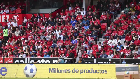 Aficionadas de Cruz Azul denuncian malos tratos en el Estadio Nemesio Diez en el partido ante Toluca