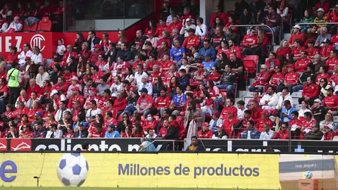 Aficionadas de Cruz Azul denuncian malos tratos en el Estadio Nemesio Diez en el partido ante Toluca