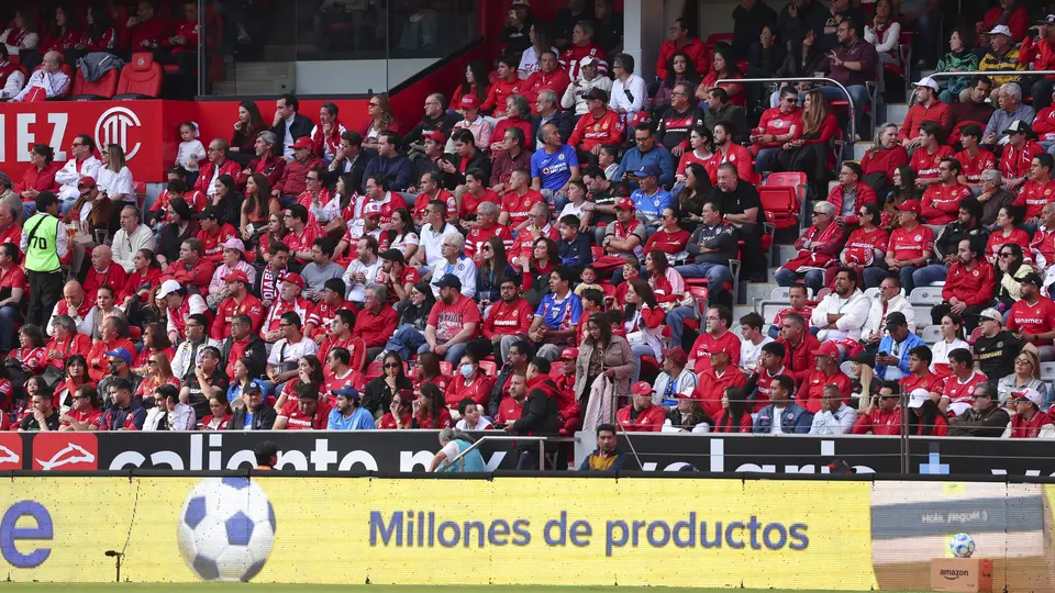 Aficionadas de Cruz Azul denuncian malos tratos en el Estadio Nemesio Diez en el partido ante Toluca