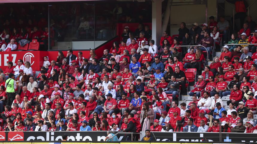 Las aficiones de Toluca y Cruz Azul en el Estadio Nemesio Diez durante el partido de la Jornada 5 del Clausura 2026 | IMAGO 7