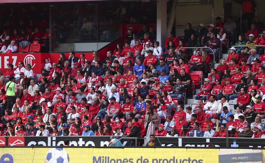 Las aficiones de Toluca y Cruz Azul en el Estadio Nemesio Diez durante el partido de la Jornada 5 del Clausura 2026 | IMAGO 7