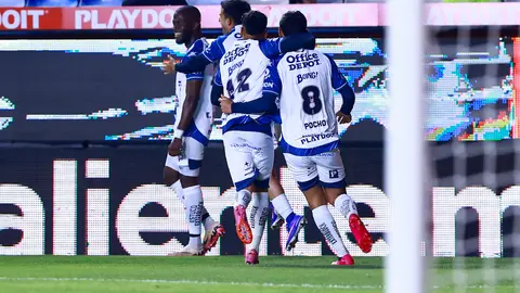 Pachuca sufre, pero se impone a Puebla y ya es cuarto en el CL26