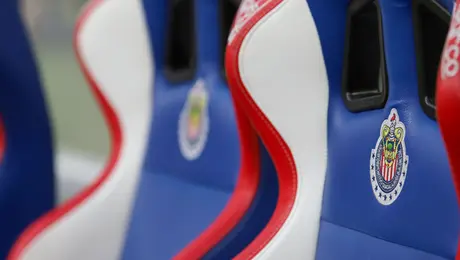 ¡De Guadalajara a Ámsterdam! Chivas lo echó y Ajax lo nombra como su nuevo DT