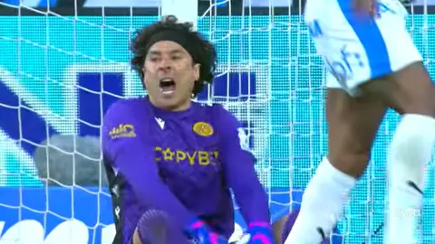 Enojo de Guillermo Ochoa tras segundo gol en contra ante Apollon l CAPTURA