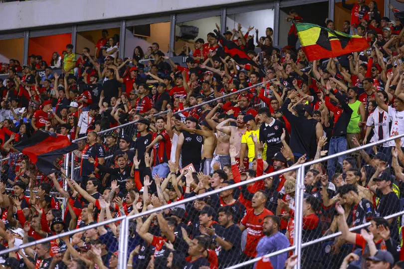 La afición rojinegra espera por una pronta resolución | MexSport
