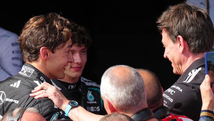 Toto Wolff felicita a Antonelli y Russell en el Gran Premio de Australia 2026 | AP