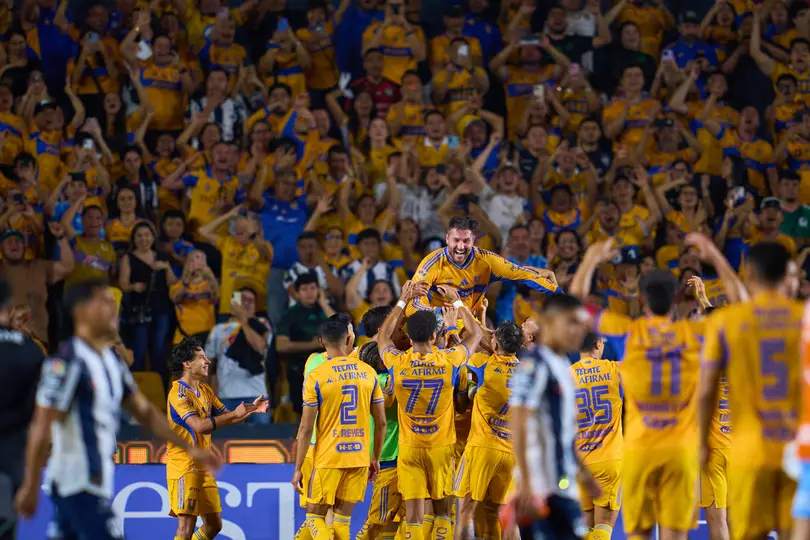 Tigres celebra con André-Pierre Gignac la victoria en el Clásico Regio de la Liga MX I MEXSPORT