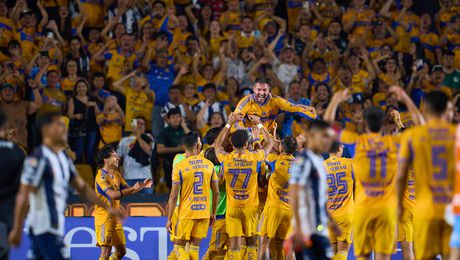 ¡De otro planeta! Jersey de Gignac del Clásico Regio llega a precios estratosféricos