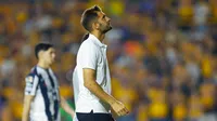 Nicolás Sánchez, entrenador de Rayados, se mostró dolido tras la derrota en el Clásico Regio