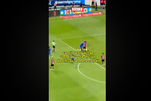 ¡Se calentó el Clásico Tapatío! La afición de Chivas se fue con todo contra Camilo Vargas