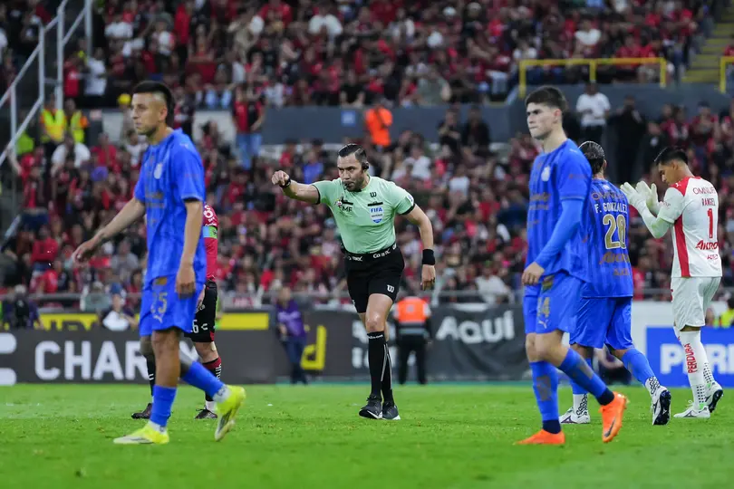 'Gato' Ortiz en el Clásico Tapatío | IMAGO7