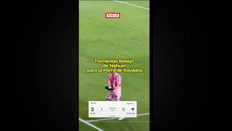 Tigres gana el Clásico Regio y Nahuel se los festeja como arrullando un bebé