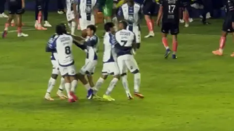 Luis Quiñones y Enner Valencia en conato de bronca con Pachuca I CAPTURA DE PANTALLA
