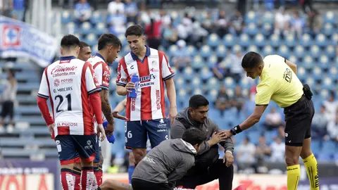 Joao Pedro siendo atendido por cuerpo médico l IMAGO7