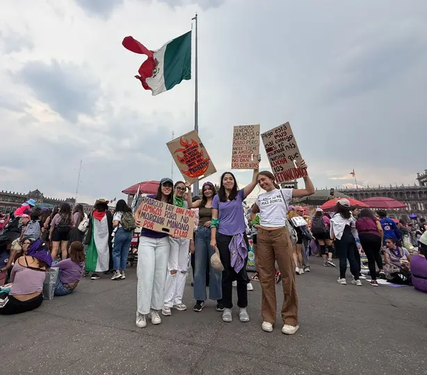 La movilización del 8M volvió a llenar las calles de la Ciudad de México con consignas contra la violencia de género./ Georgina Sánchez