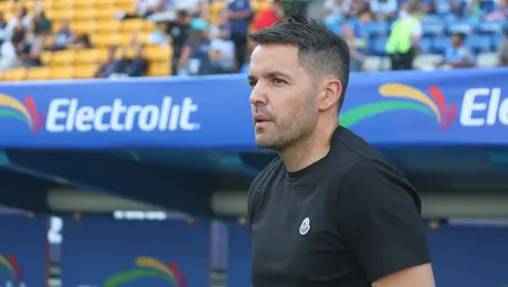 Larcamón levanta la mano por el Toro para Uruguay rumbo al Mundial