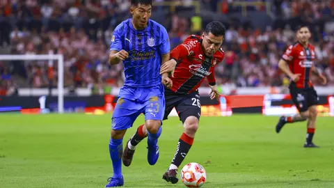 Daniel Aguirre peleando el balón con Aldo Rocha | MexSport